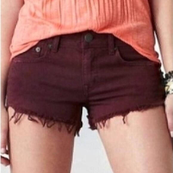 AMERICAN EAGLE Super Stretch Hi-Rise Shortie Burgundy Maroon Red Raw Hem Shorts - Picture 1 of 15